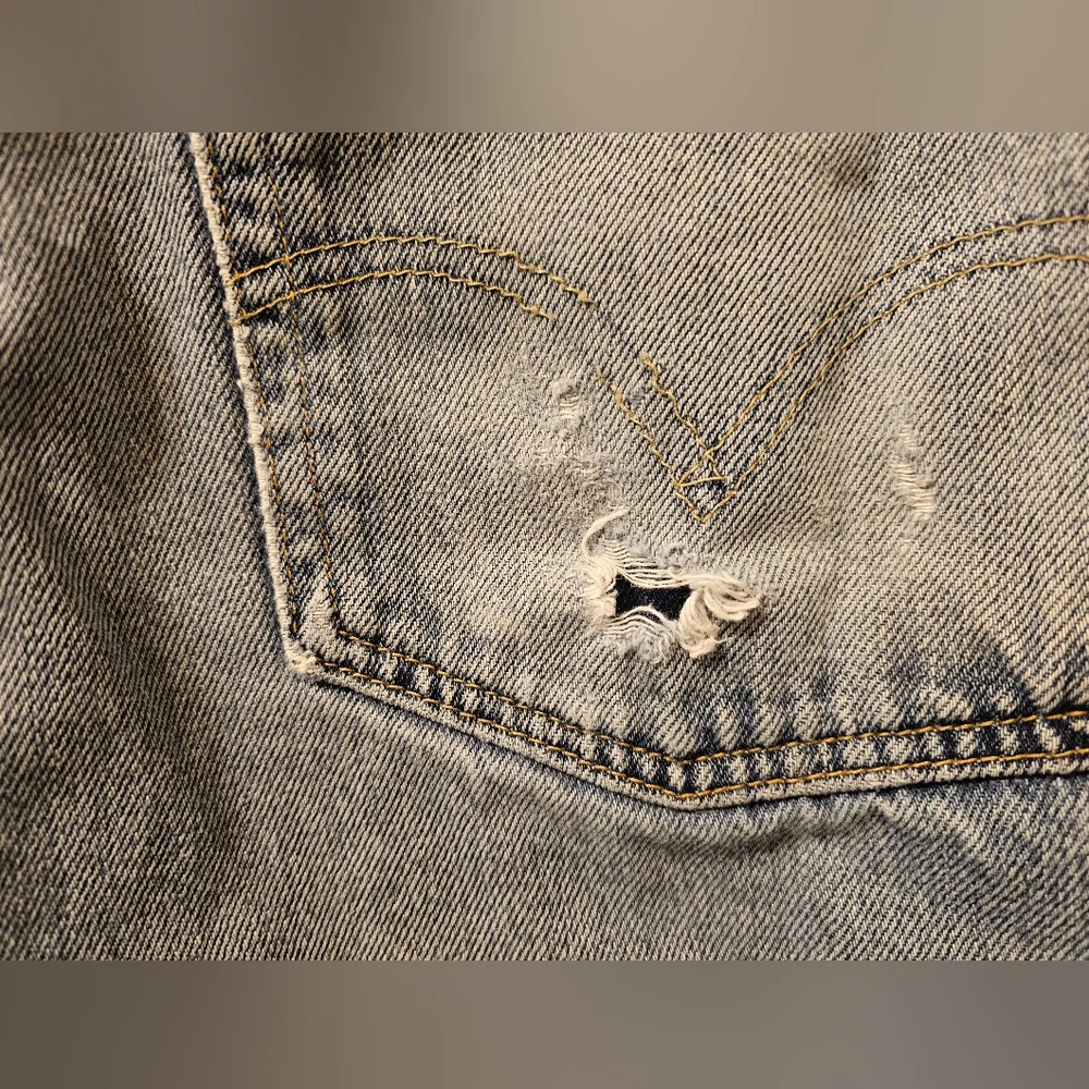 Levi's 550 Relaxed Fit Classic Blue Denim Jeans W38 L30 - Picture 3 of 7